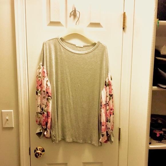 ODDY Brand, 3/4 sleeve Top! So comfy but cute. - Picture 3 of 7